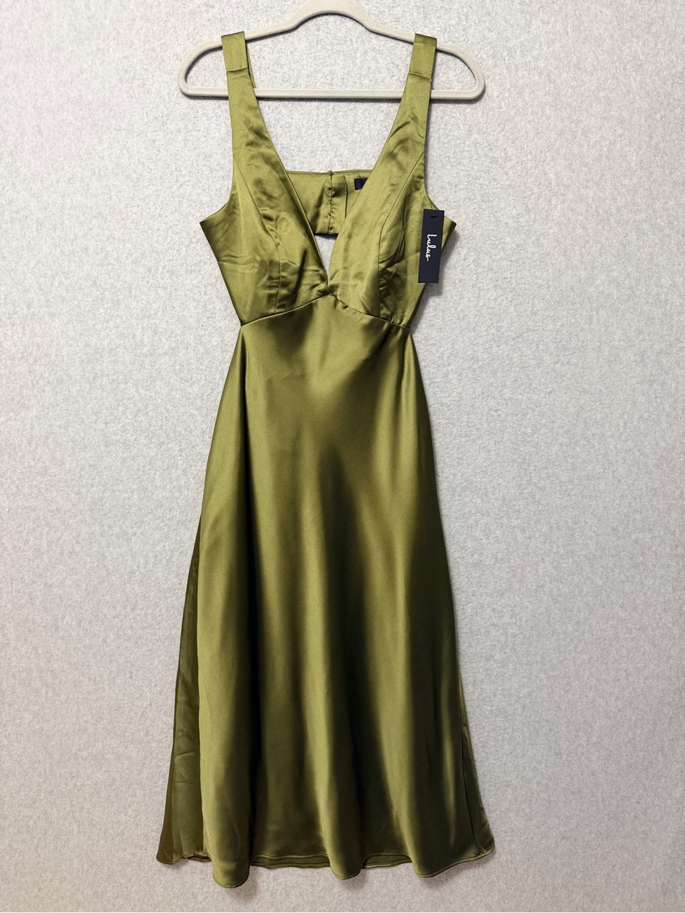 Lulus Unmatched Elegance Satin Sleeveless Midi Dress NWT Size Large Olive Green - Picture 4 of 11